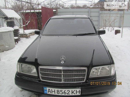 Mercedes-Benz C 180 1996  випуску Донецьк з двигуном 0 л газ седан механіка за 5000 долл. 