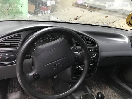 Daewoo Lanos 2003  випуску Київ з двигуном 0 л бензин седан механіка за 2700 долл. 