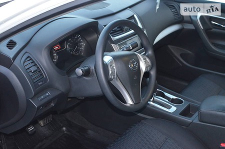 Nissan Altima 2016  випуску Київ з двигуном 0 л бензин седан автомат за 14500 долл. 