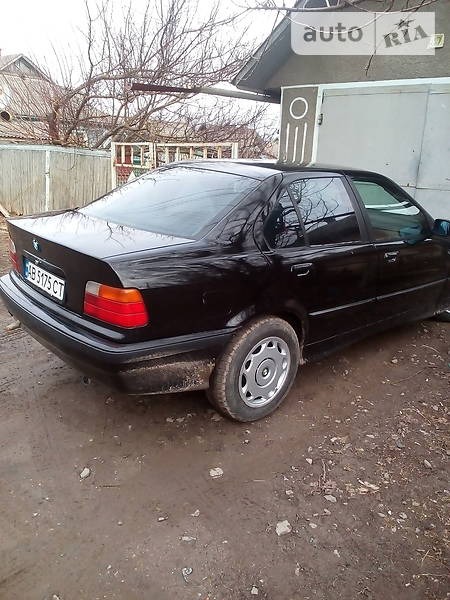 BMW 316 1992  випуску Вінниця з двигуном 0 л газ седан механіка за 3200 долл. 