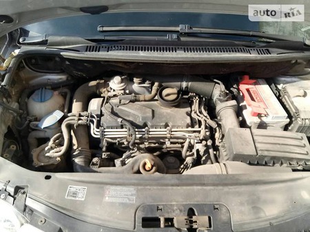 Volkswagen Touran 2004  випуску Дніпро з двигуном 1.9 л дизель мінівен автомат за 2500 долл. 