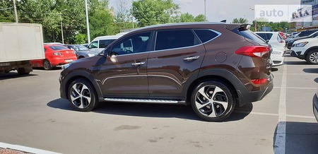 Hyundai Tucson 2017  випуску Дніпро з двигуном 0 л бензин позашляховик автомат за 25500 долл. 