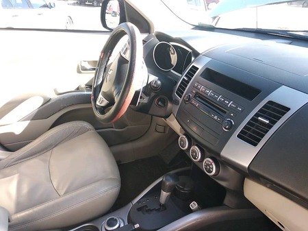 Mitsubishi Outlander XL 2008  випуску Одеса з двигуном 3 л газ позашляховик автомат за 11499 долл. 