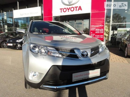 Toyota RAV 4 2017  випуску Київ з двигуном 2.2 л дизель  автомат за 32800 долл. 