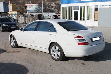 Mercedes-Benz S 450 2009  випуску Харків з двигуном 4.7 л бензин седан автомат за 21500 долл. 