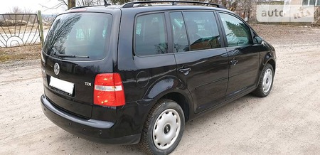 Volkswagen Touran 2006  випуску Тернопіль з двигуном 0 л дизель мінівен механіка за 6700 долл. 