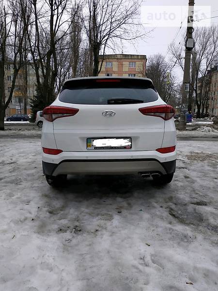 Hyundai Tucson 2016  випуску Дніпро з двигуном 1.6 л бензин позашляховик автомат за 26900 долл. 