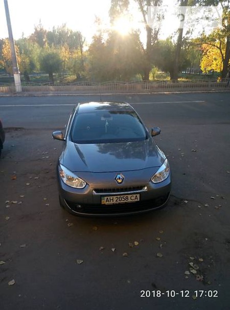 Renault Fluence 2010  випуску Донецьк з двигуном 1.6 л бензин седан механіка за 9800 долл. 