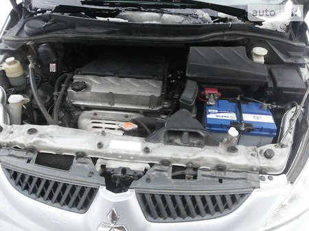 Mitsubishi Grandis 2008  випуску Одеса з двигуном 2.4 л газ універсал механіка за 8899 долл. 