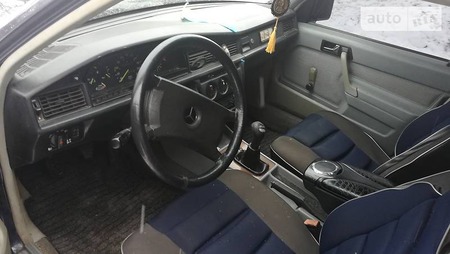 Mercedes-Benz 190 1987  випуску Вінниця з двигуном 2 л бензин седан механіка за 2750 долл. 