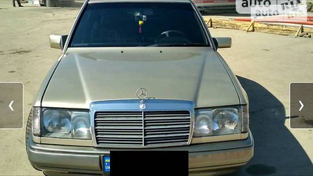 Mercedes-Benz E 300 1989  випуску Вінниця з двигуном 0 л бензин седан автомат за 3900 долл. 