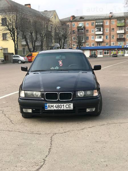 BMW 320 1993  випуску Житомир з двигуном 2 л газ седан механіка за 5000 долл. 