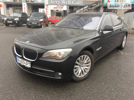 BMW 750 2010  випуску Київ з двигуном 4.4 л бензин седан автомат за 19300 долл. 