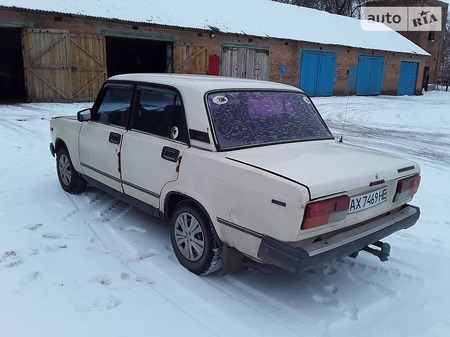 Lada 2107 1998  випуску Харків з двигуном 0 л газ хэтчбек механіка за 1100 долл. 