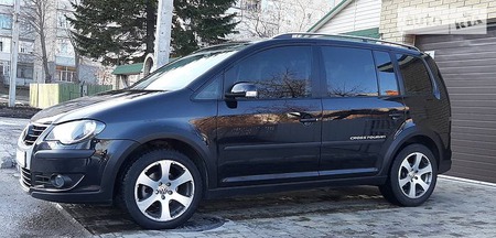 Volkswagen Touran 2008  випуску Дніпро з двигуном 0 л бензин позашляховик механіка за 9500 долл. 