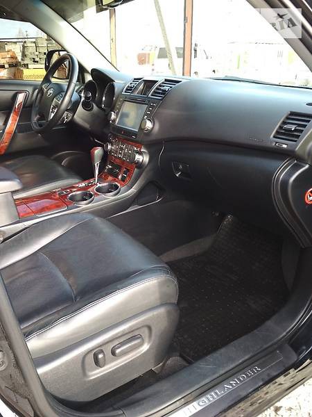 Toyota Highlander 2011  випуску Київ з двигуном 0 л газ позашляховик автомат за 26800 долл. 