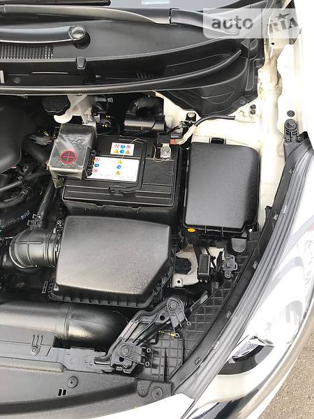 Hyundai i30 2013  випуску Дніпро з двигуном 1.6 л бензин хэтчбек автомат за 12999 долл. 