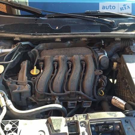 Renault Megane 2011  випуску Суми з двигуном 1.6 л бензин хэтчбек механіка за 8200 долл. 