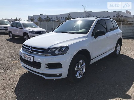 Volkswagen Touareg 2014  випуску Миколаїв з двигуном 3 л дизель позашляховик автомат за 34450 долл. 