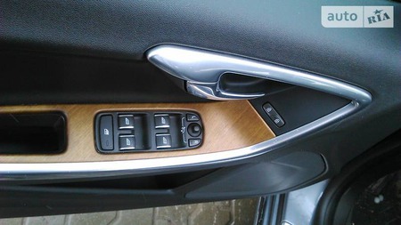 Volvo S60 2016  випуску Ужгород з двигуном 2.5 л бензин седан автомат за 23999 долл. 