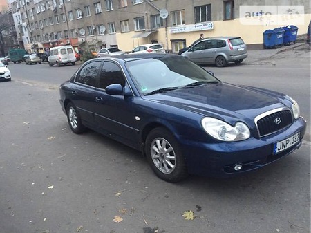 Hyundai Sonata 2002  випуску Одеса з двигуном 2 л бензин седан механіка за 1500 долл. 