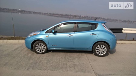 Nissan Leaf 2015  випуску Миколаїв з двигуном 0 л електро хэтчбек автомат за 15500 долл. 