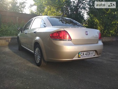 Fiat Linea 2011  випуску Черкаси з двигуном 1.4 л газ седан механіка за 7100 долл. 