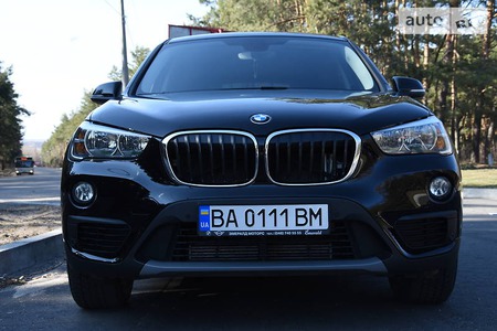 BMW X1 2017  випуску Кропивницький з двигуном 0 л бензин позашляховик автомат за 24900 долл. 
