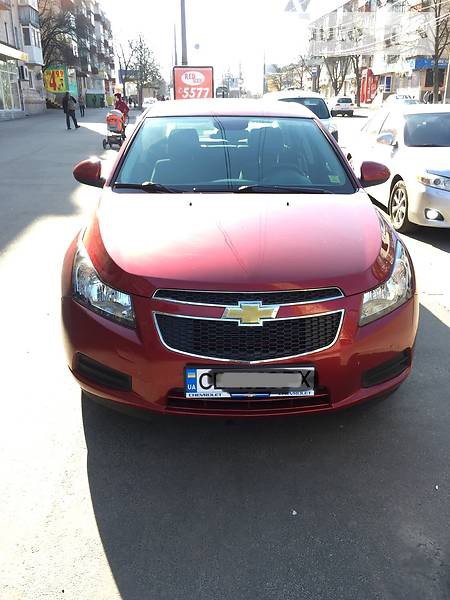Chevrolet Cruze 2012  випуску Чернігів з двигуном 1.4 л бензин седан автомат за 8700 долл. 