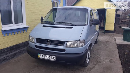 Volkswagen Transporter 2002  випуску Кропивницький з двигуном 2.5 л дизель мінівен механіка за 7200 долл. 