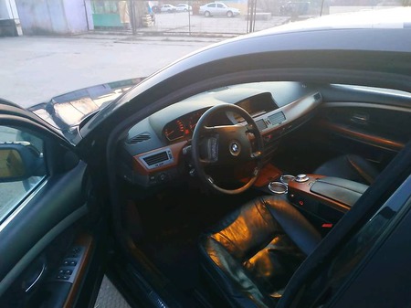 BMW 735 2002  випуску Чернігів з двигуном 3.5 л бензин седан автомат за 7700 долл. 