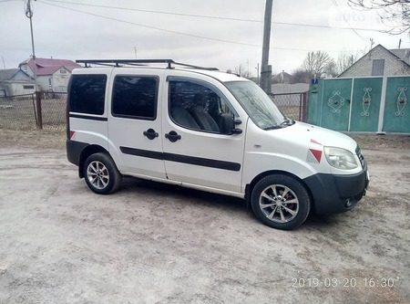 Fiat Doblo 2006  випуску Харків з двигуном 1.3 л дизель мінівен механіка за 5800 долл. 