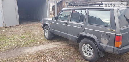 Jeep Cherokee 1990  випуску Донецьк з двигуном 4 л газ позашляховик  за 6000 долл. 