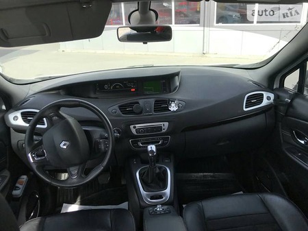 Renault Scenic 2013  випуску Херсон з двигуном 1.5 л дизель мінівен автомат за 10800 долл. 