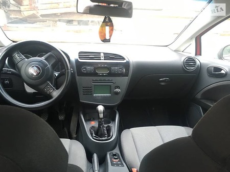 Seat Leon 2006  випуску Дніпро з двигуном 0 л газ хэтчбек механіка за 6300 долл. 