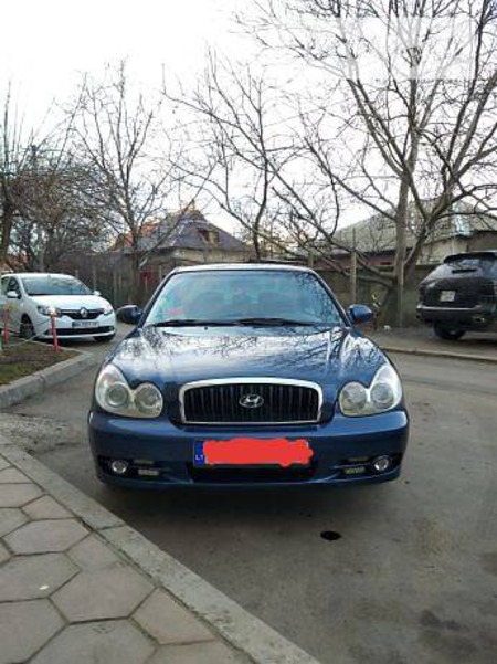 Hyundai Sonata 2003  випуску Одеса з двигуном 2 л бензин седан механіка за 1100 долл. 