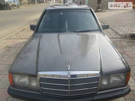 Mercedes-Benz 190 1989  випуску Луганськ з двигуном 0 л бензин універсал механіка за 1550 долл. 