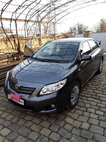 Toyota Corolla 2008  випуску Чернівці з двигуном 1.6 л газ седан механіка за 8900 долл. 