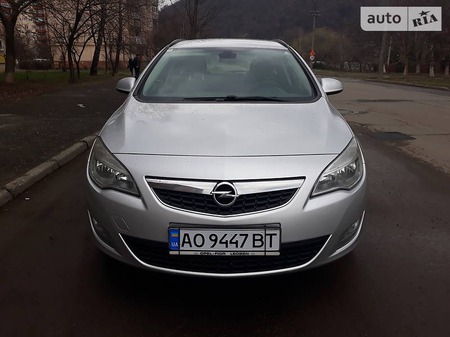 Opel Astra 2011  випуску Ужгород з двигуном 1.7 л дизель універсал механіка за 8000 долл. 