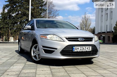 Ford Mondeo 2012  випуску Донецьк з двигуном 1.6 л бензин седан механіка за 9900 долл. 