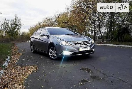 Hyundai Sonata 2011  випуску Запоріжжя з двигуном 2.4 л газ седан автомат за 13500 долл. 