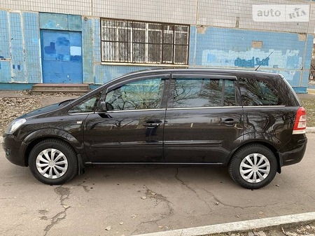 Opel Zafira Tourer 2011  випуску Дніпро з двигуном 1.8 л газ мінівен автомат за 8600 долл. 