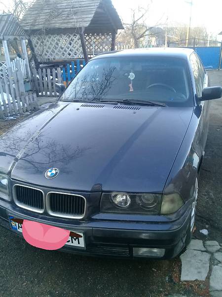 BMW 318 1995  випуску Житомир з двигуном 1.8 л газ купе механіка за 4200 долл. 