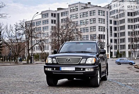 Lexus LX 470 2007  випуску Харків з двигуном 4.7 л газ позашляховик автомат за 26800 долл. 