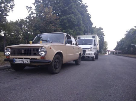 Lada 21011 1985  випуску Запоріжжя з двигуном 0 л газ седан механіка за 900 долл. 