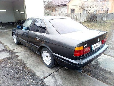 BMW 520 1990  випуску Чернігів з двигуном 2 л бензин седан механіка за 2400 долл. 