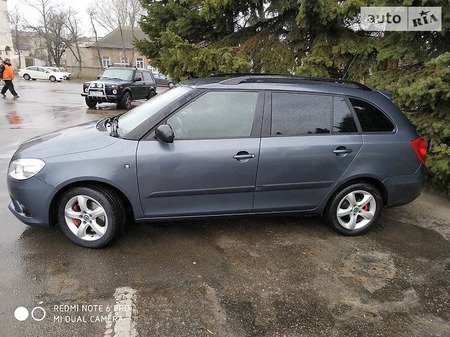 Skoda Fabia 2011  випуску Харків з двигуном 1.4 л бензин універсал автомат за 10000 долл. 