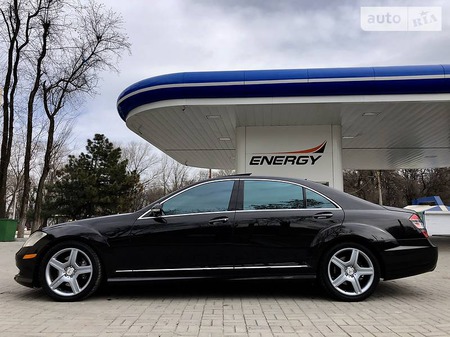 Mercedes-Benz S 550 2009  випуску Дніпро з двигуном 5.5 л бензин седан автомат за 17900 долл. 