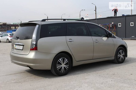 Mitsubishi Grandis 2007  випуску Київ з двигуном 2.4 л газ універсал автомат за 6900 долл. 