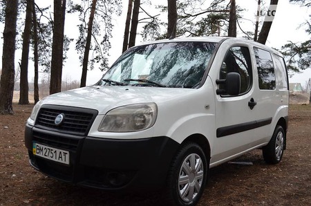 Fiat Doblo 2006  випуску Суми з двигуном 1.3 л дизель мінівен механіка за 5950 долл. 